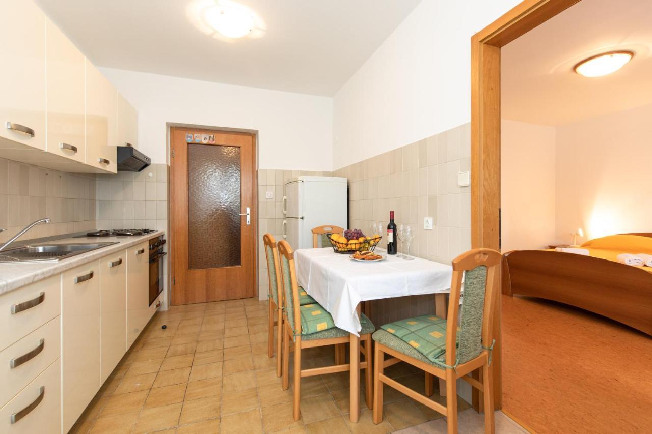 Justic Apartamento Krk Town Exterior foto